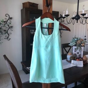 Lululemon Tank Size 6 Mint Color Great Condition!